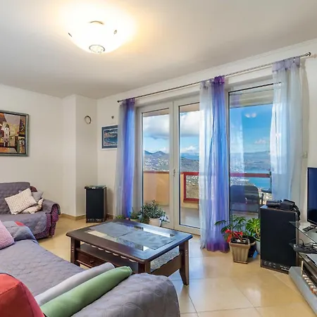 Awesome In With House Sea View