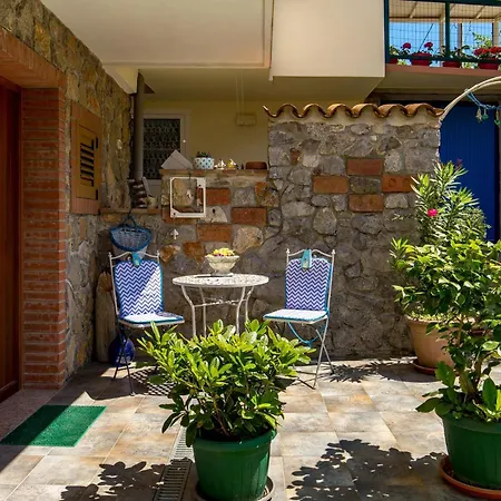 Awesome In With House Sea View