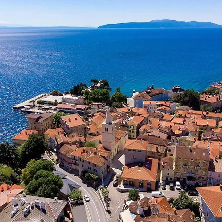 Apartment Awesome In With House Sea View *